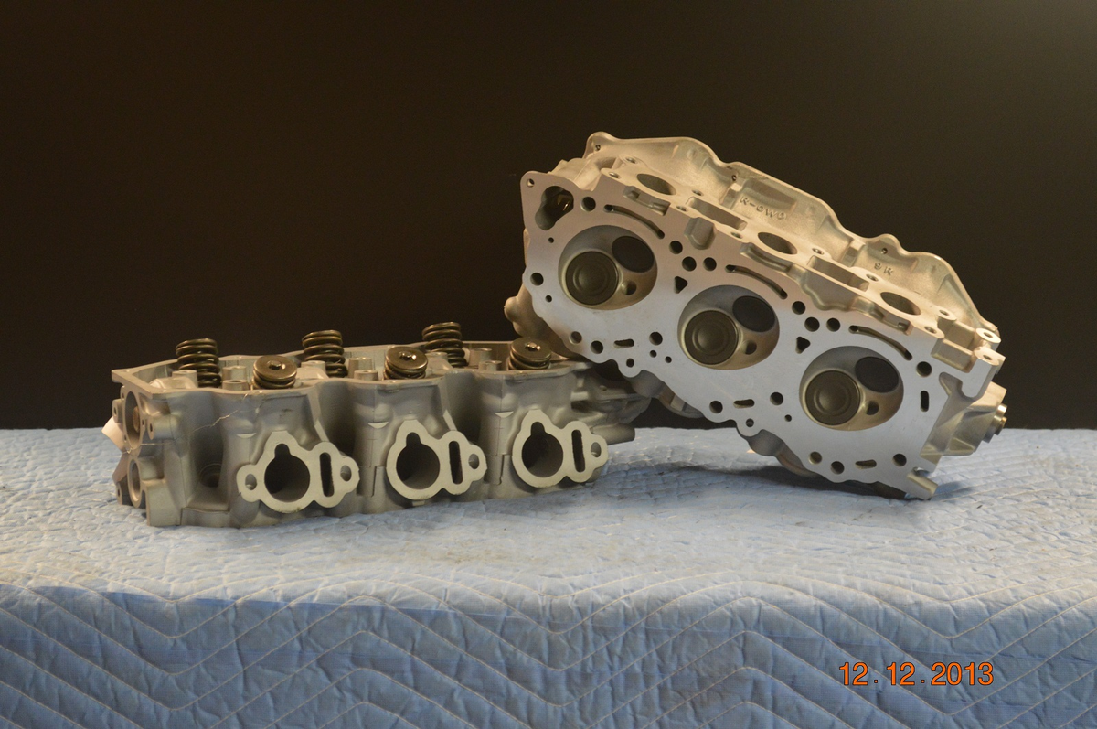 Nissan 3.3 SOHC VG33E Frontier Xterra QX4 Quest OWO Cylinder Head Pair S/C  96-04